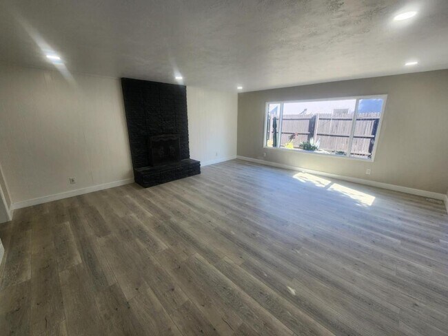 Foto del edificio - 3450 Cherokee Ave