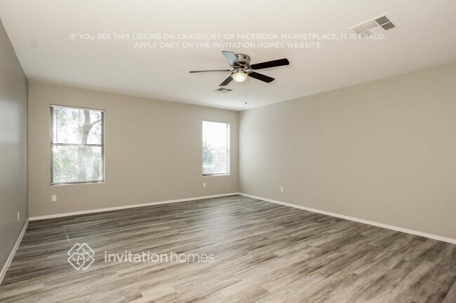 Foto del edificio - 8806 N 67th Ln