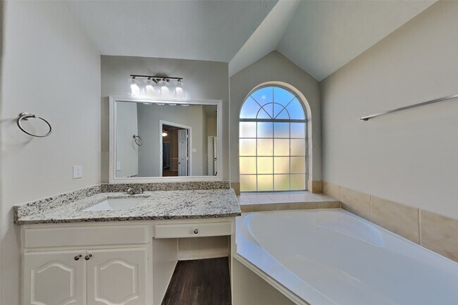 Foto del edificio - 16642 Greenbriar Point Ln