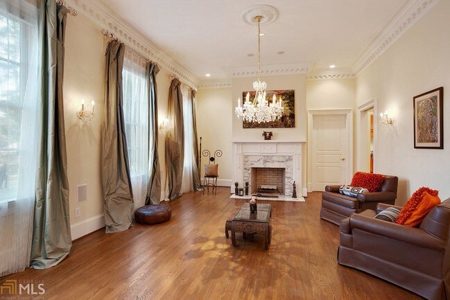 Foto del edificio - 321 Loring Ln