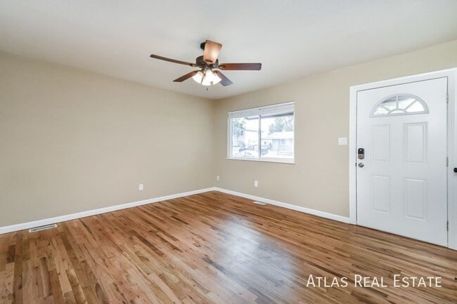 Building Photo - 612 Zion Dr