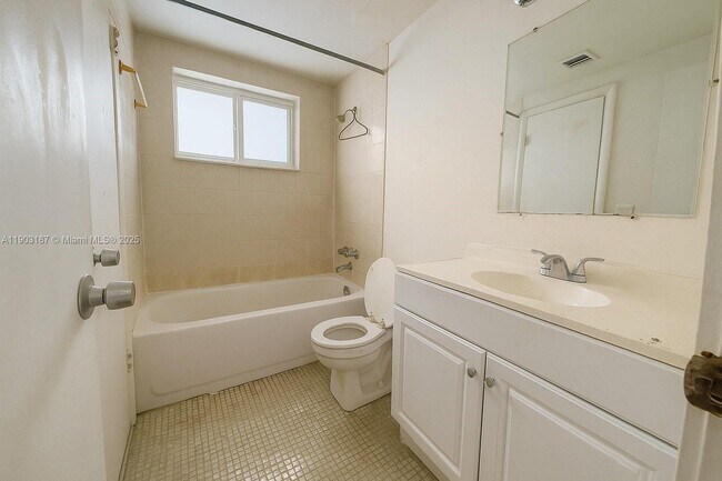 Foto del edificio - 7860 Camino Real