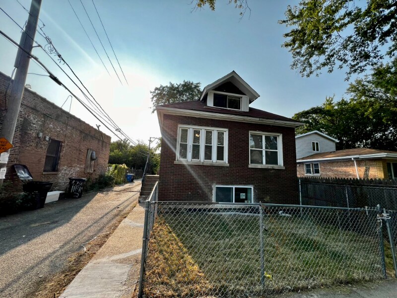 Primary Photo - 6844 S Wood St