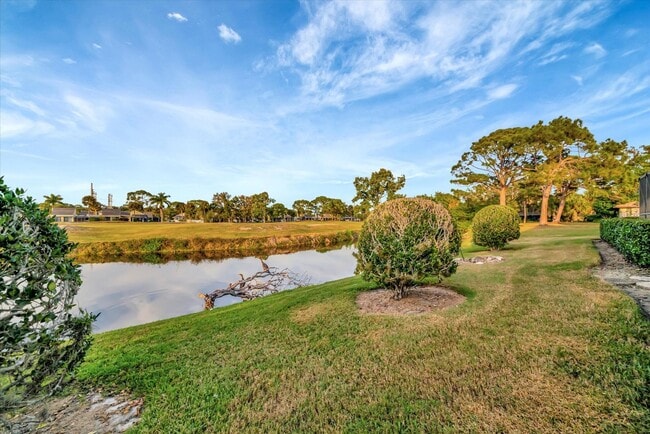 Building Photo - Furnished 3BR/3BA Home with Den, Heated Pool & Lanai in *The Meadows* Sarasota