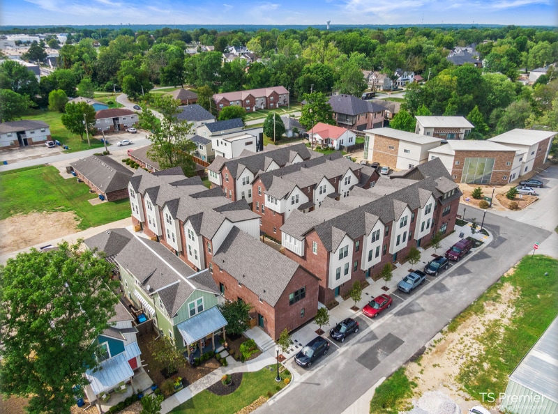 Foto principal - 624 SW B St