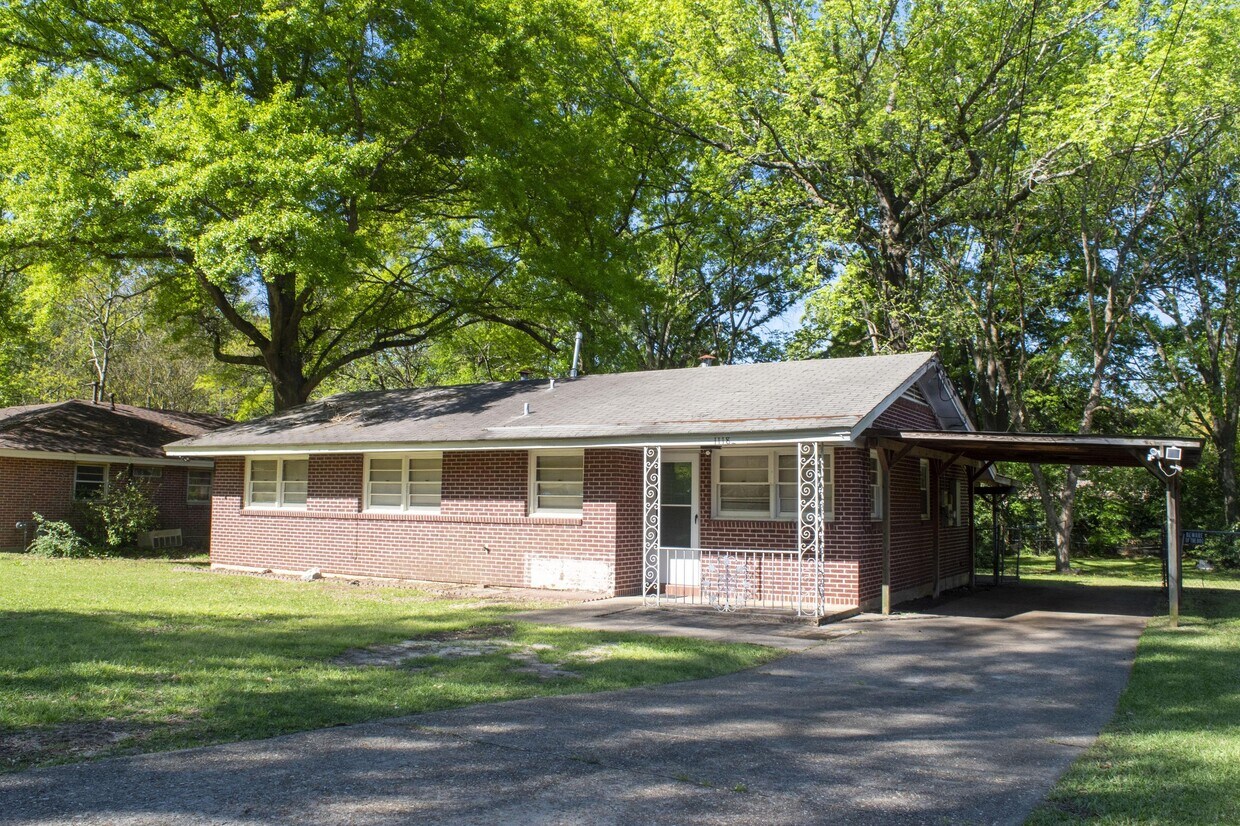 Primary Photo - 1118 Lombard Dr