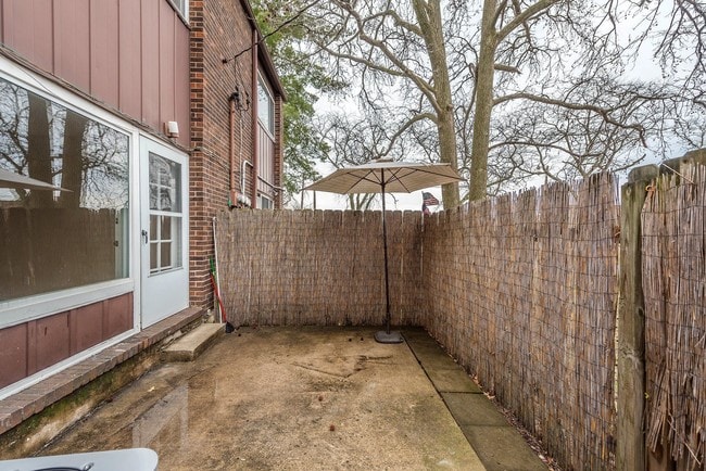 Building Photo - 43 Tower Hill Ct