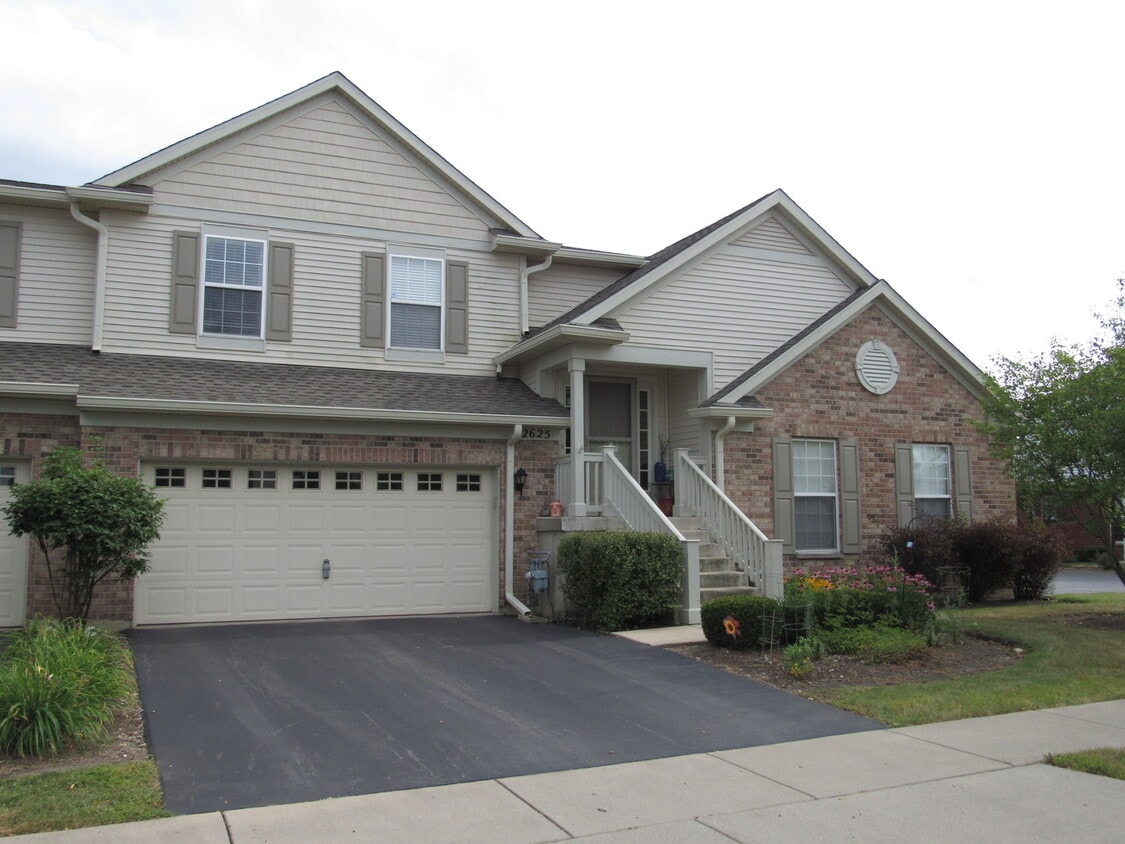 Primary Photo - 2625 Christie Dr