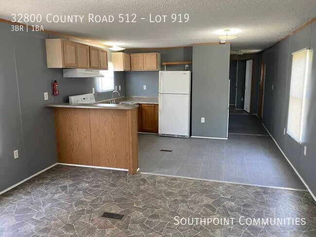 Foto del edificio - 32800 Co Rd 512
