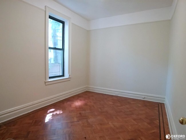 Foto del edificio - 327 Sterling Pl