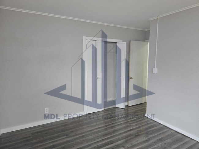 Building Photo - Gorgeous and Cozy 3 bed in Saginaw, Available now!