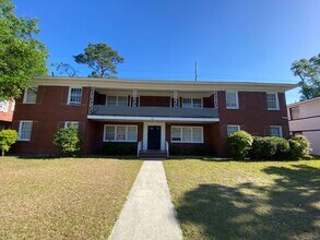 Building Photo - 28 Thackery Pl