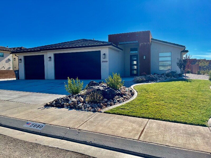 Foto principal - 2980 E Lavatera Dr