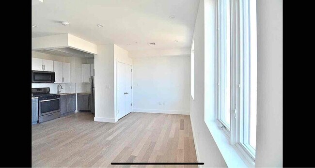 Building Photo - 1257 Rogers Ave