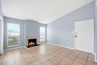 Building Photo - 8918 Bissonnet St