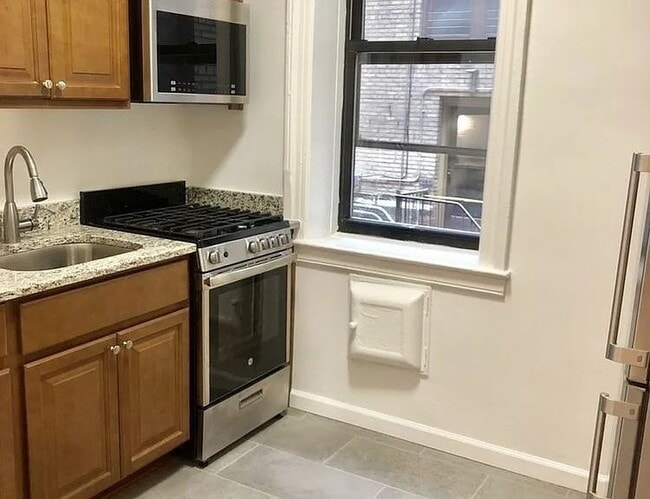 True gem in the heart of Astoria! Very spacious, newly renovated and very quiet 1BD - True gem in the heart of Astoria! Very spacious, newly renovated and very quiet 1BD Apartment