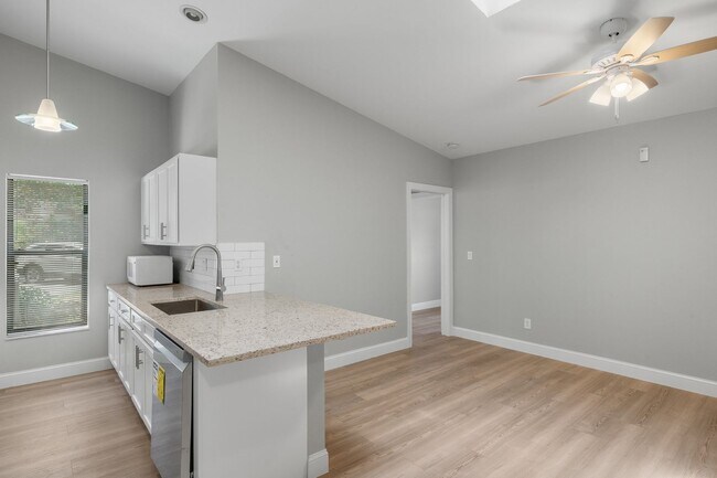 Foto del edificio - 2 Bedroom 2 Bath Condo with Lanai