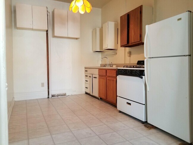 Foto del edificio - 227 W 16th St