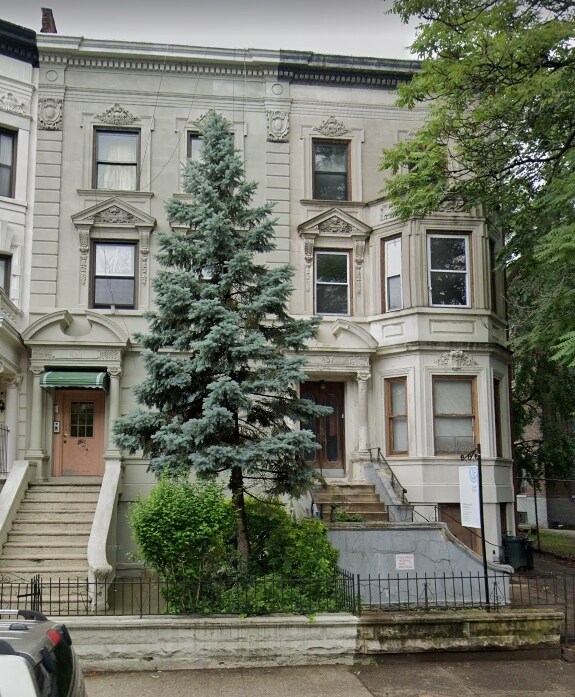 Primary Photo - 857 Prospect Pl