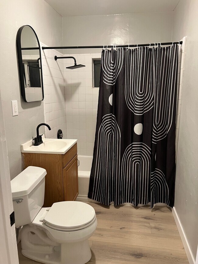 Foto del edificio - 2474 Glencoe Ave