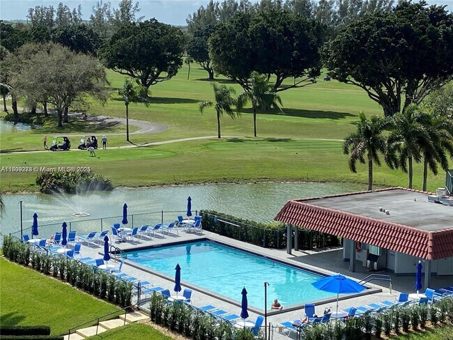 Foto del edificio - 671 S Hollybrook Dr