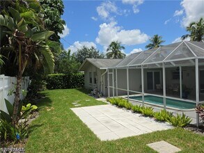 Building Photo - 1363 Woodridge Ave