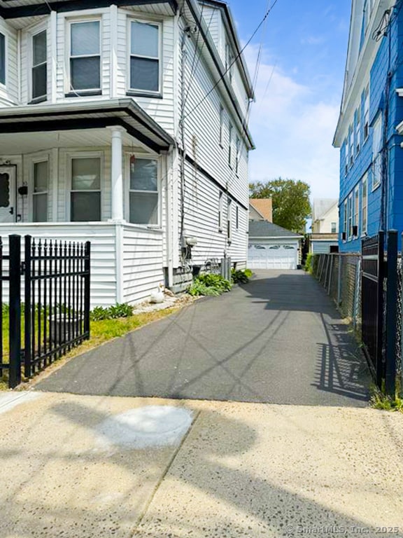 Building Photo - 532 Carroll Ave