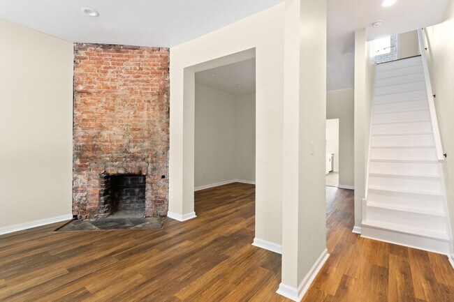 Foto del edificio - Completely Renovated 3 Bedroom Home in Upp...