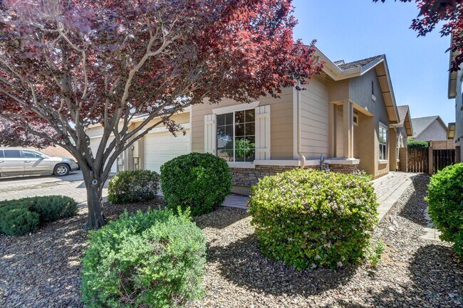 Foto del edificio - Beautiful 2 bed + den, 2 bath townhome in ...