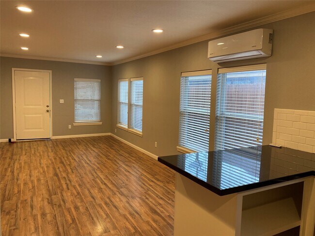 Foto del edificio - 4221 Marina St