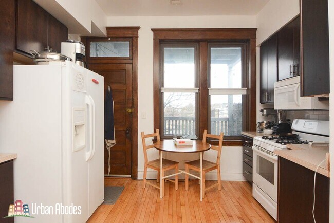 Foto del edificio - 3616 W Wrightwood Ave