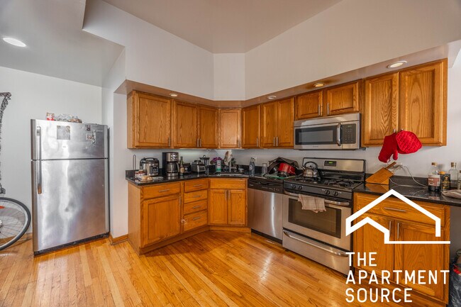 Building Photo - 2724 N Kimball Ave