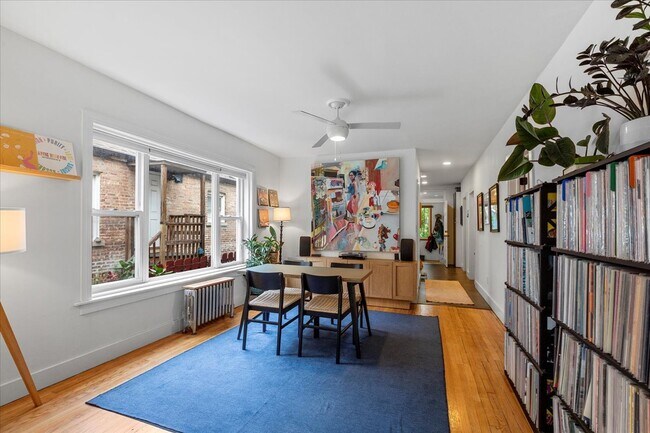 Foto del edificio - 2447 N Kildare Ave