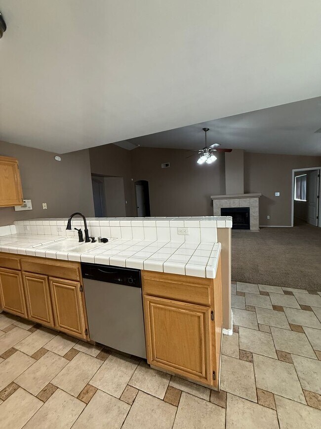 Building Photo - Home with a Huge backyard!