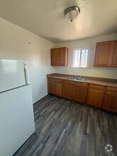Building Photo - 113 W White St