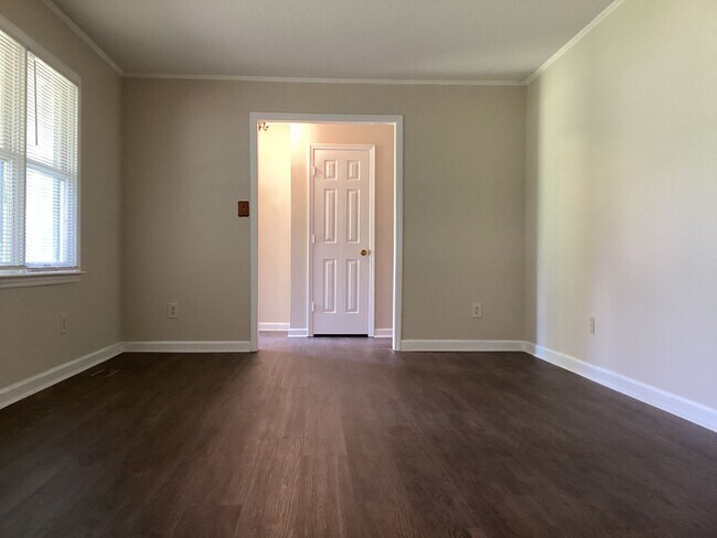 Foto del edificio - Lovely 3-Bedroom, 2-Bathroom Ranch