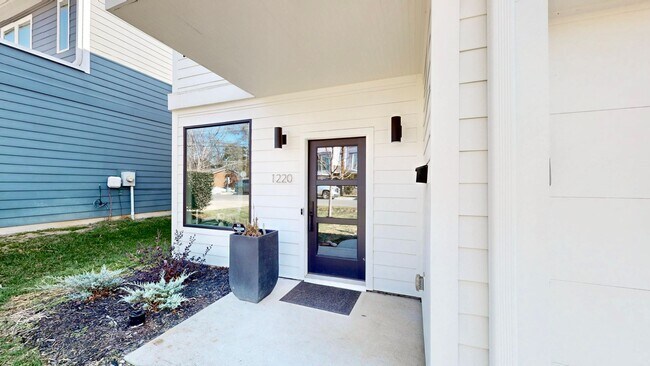 Foto del edificio - 1220 Lomax Ave