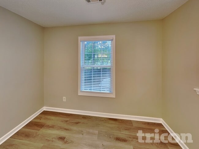 Building Photo - 535 Brentwood Blvd