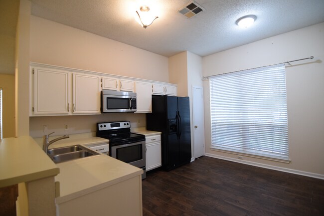 Foto del edificio - 2203 Armadillo Dr