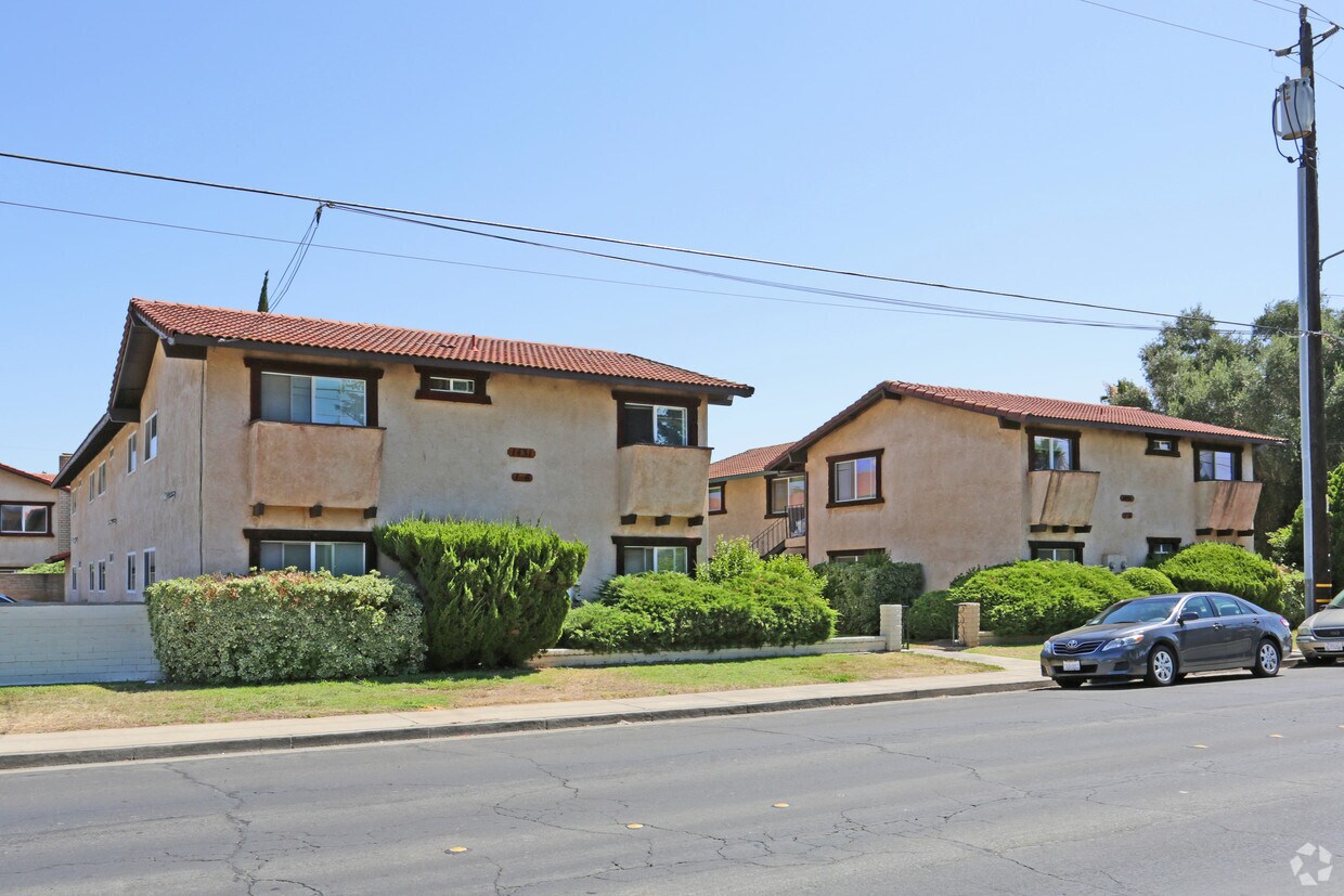 Foto principal - 1431 E 21st St