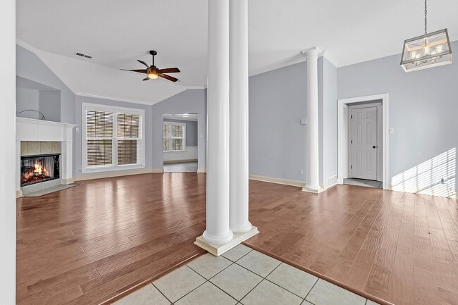 Building Photo - Charming Arlington Home with Modern Upgrades