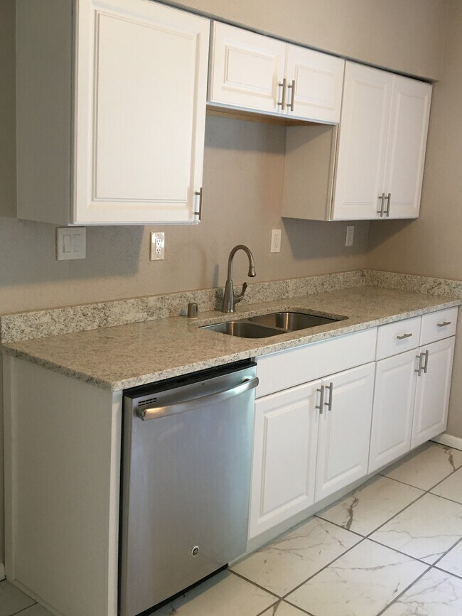 Building Photo - 3348 S Illinois Ave