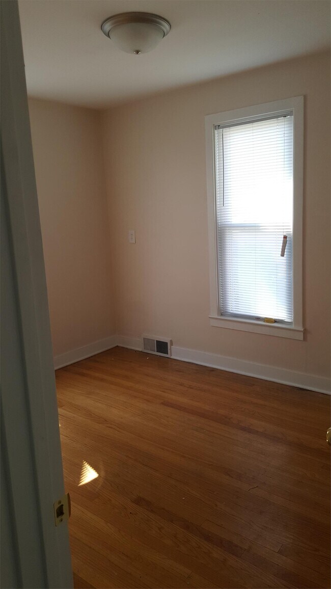 Foto del edificio - 829 W Maple St