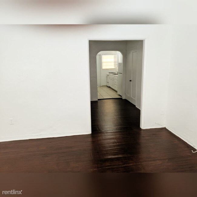 Building Photo - 1 br, 1 bath Apartment - 700 14th St 1 Unit 1
