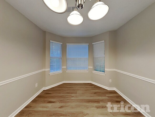 Building Photo - 6746 Pole Creek Dr