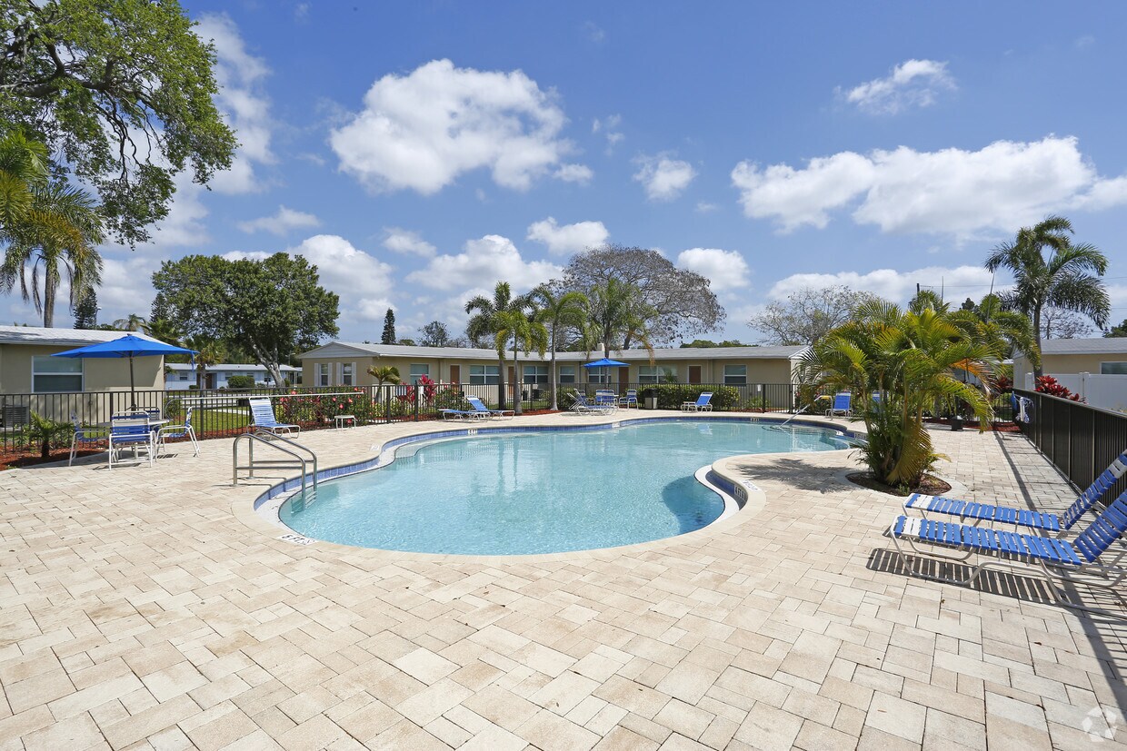 Woodlawn Park Apartments Apartments Saint Petersburg, FL