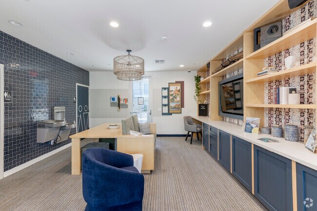 Sala de coworking - The 89 on Hayden Apartments