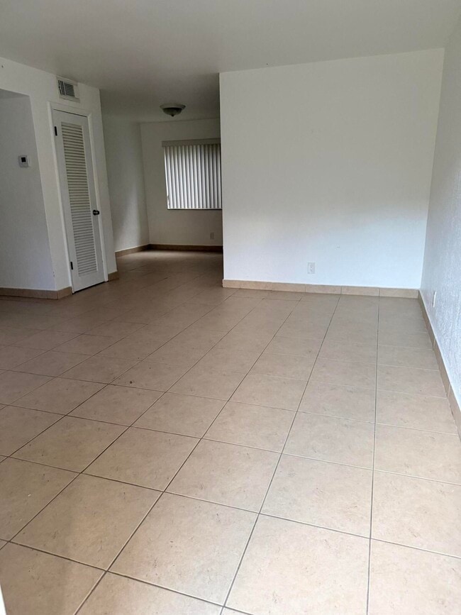 Building Photo - 5271 SW 90th Way