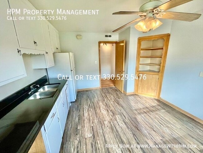 Building Photo - 13725 Lakewood Heights Blvd