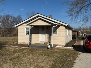 Building Photo - 3247 Clover Dr